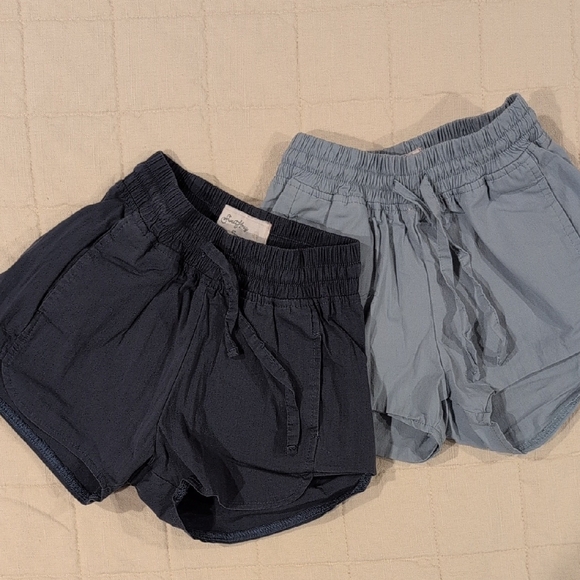 Sweet Honey Pair Of Shorts Size 4T - Picture 1 of 12